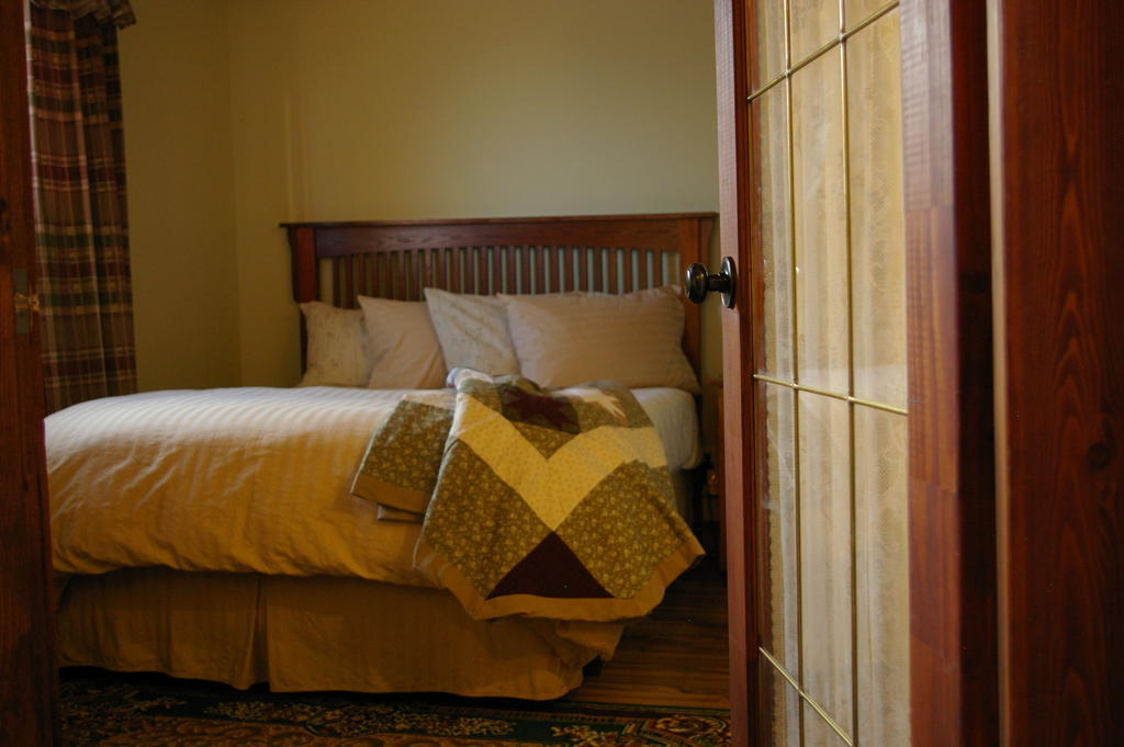 Country Encounters Accommodations Coleman Bilik gambar