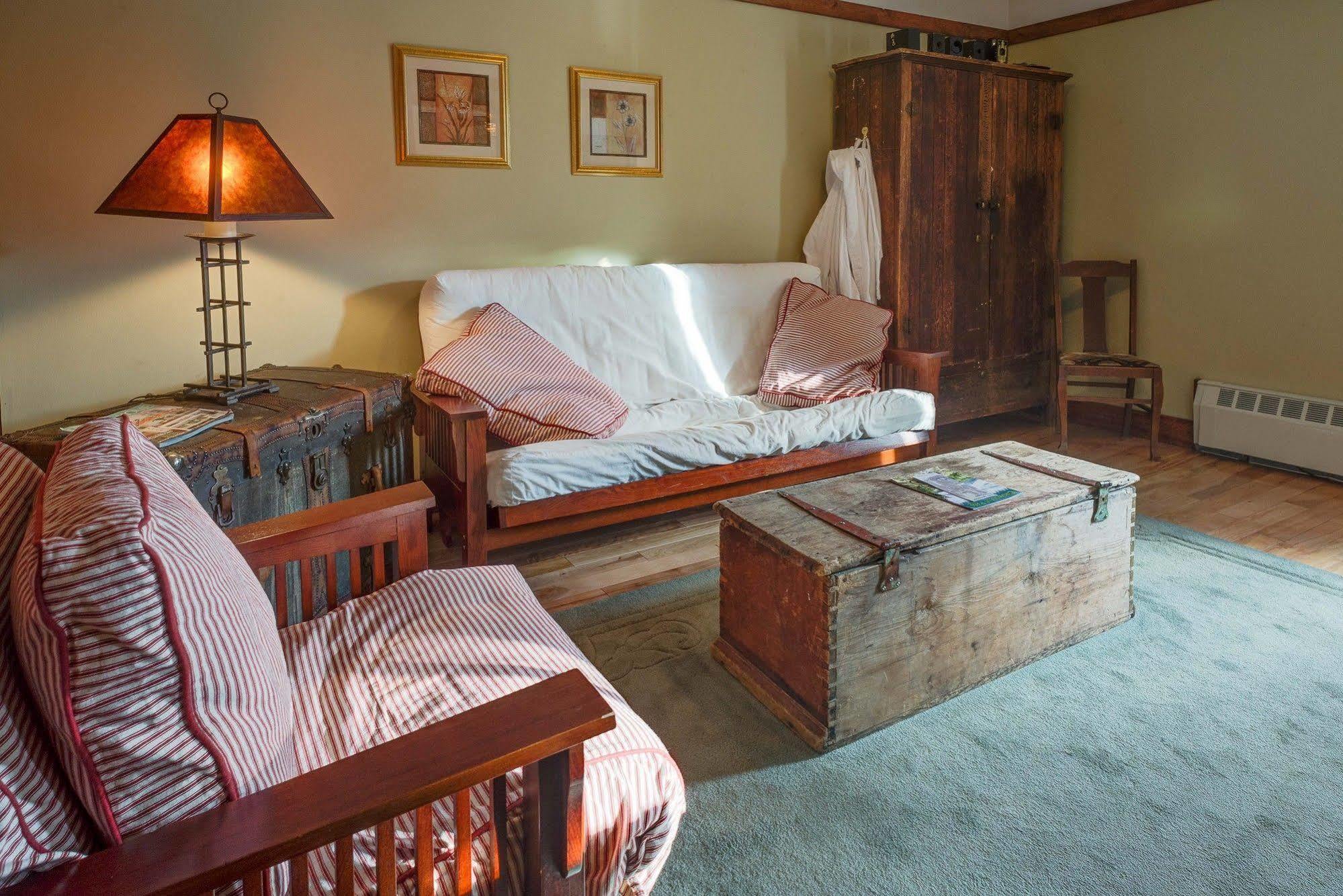 Country Encounters Accommodations Coleman Luaran gambar