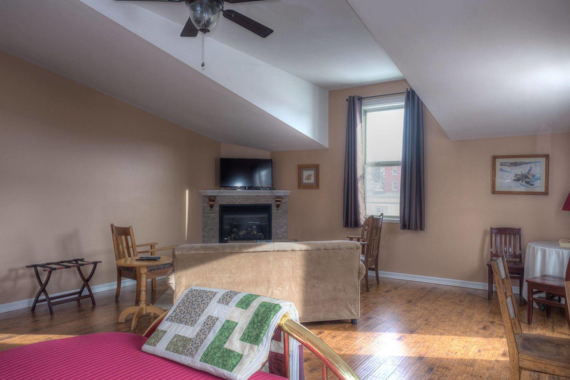 Country Encounters Accommodations Coleman Luaran gambar