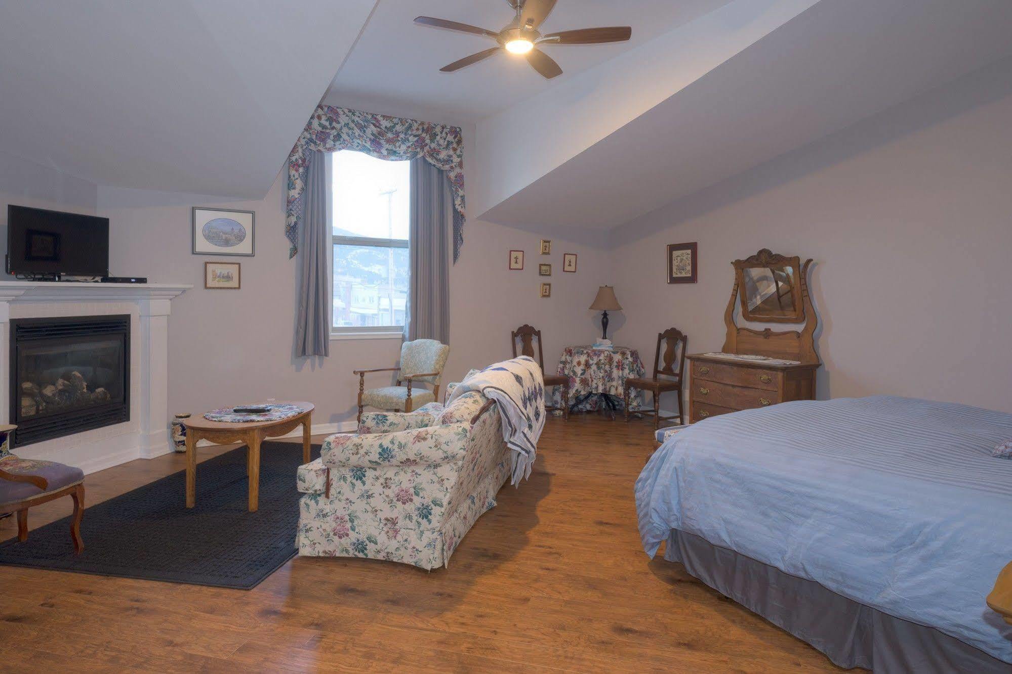 Country Encounters Accommodations Coleman Luaran gambar